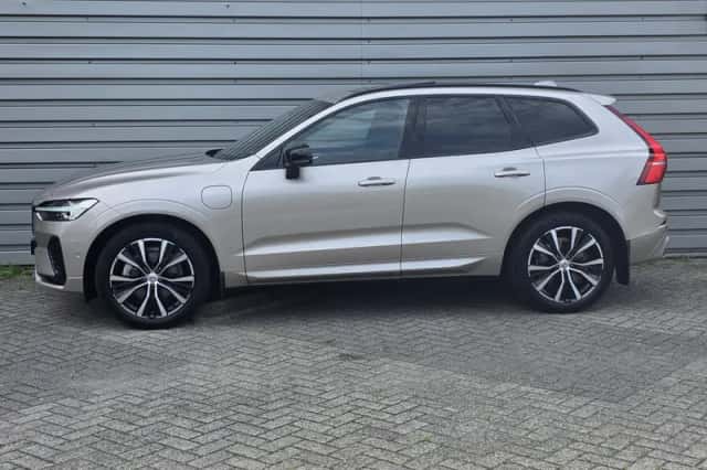 Volvo XC60 (2023) thumbnail 2