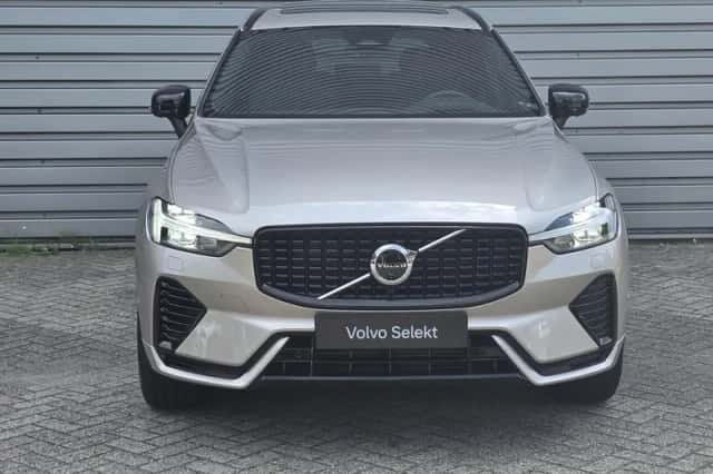 Volvo XC60 (2023) thumbnail 3