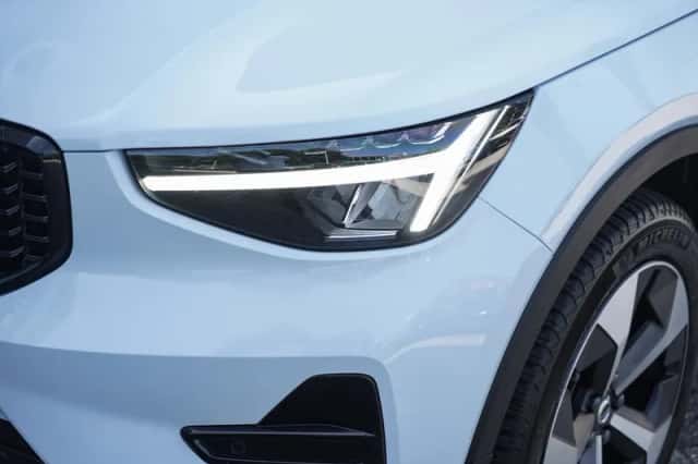 Volvo XC40 (2025) thumbnail 4