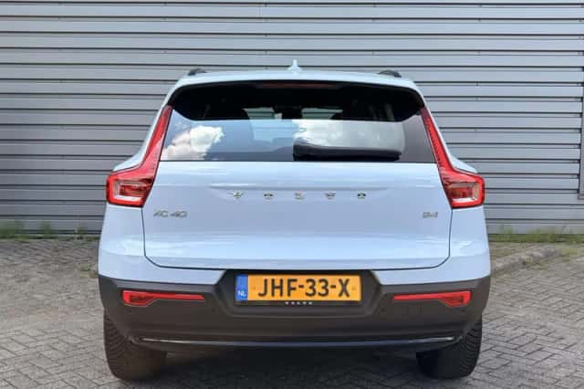 Volvo XC40 (2025) thumbnail 4