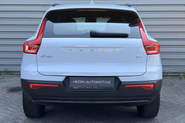 Volvo XC40 (2025) thumbnail 4