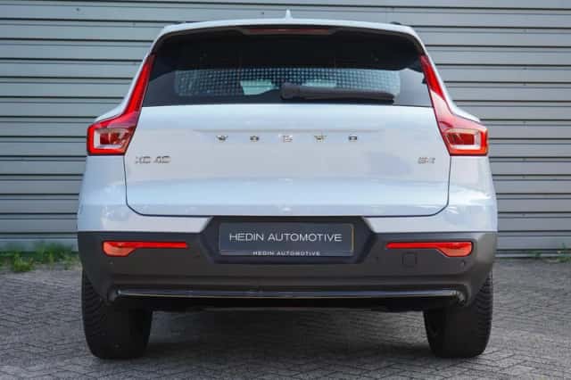 Volvo XC40 (2025) thumbnail 5