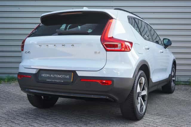 Volvo XC40 (2025) thumbnail 6