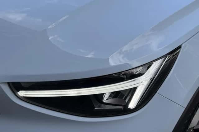 Volvo XC40 (2025) thumbnail 6