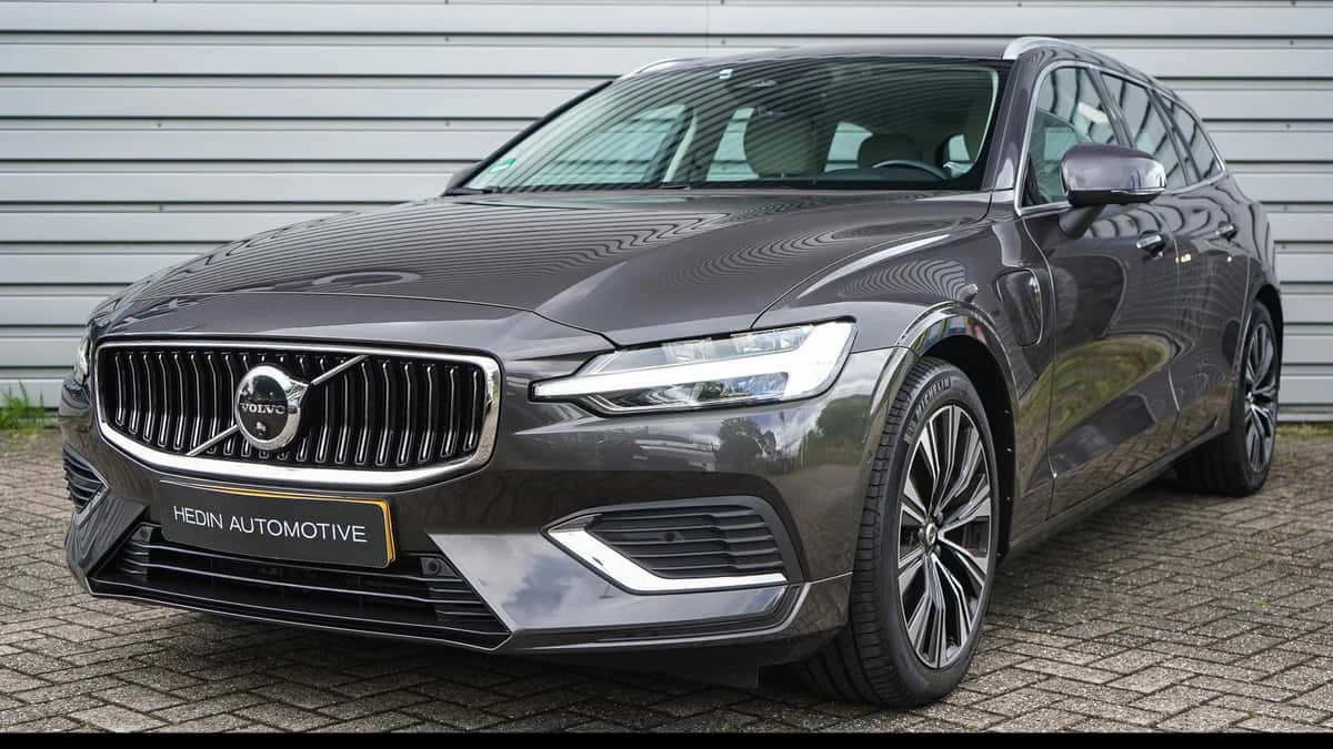 Volvo V60 (2023) — foto 1