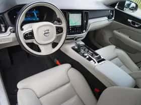 Volvo V60 (2023) thumbnail 12