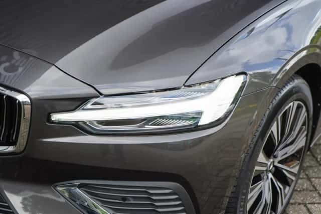 Volvo V60 (2023) thumbnail 4