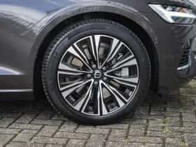 Volvo V60 (2023) thumbnail 7