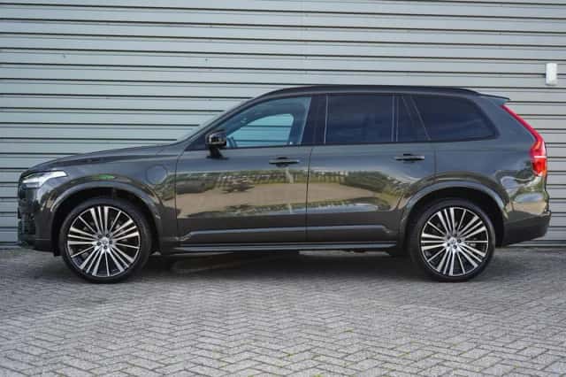 Volvo XC90 (2022) thumbnail 3
