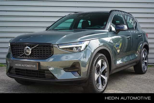 Volvo XC40 (2025) thumbnail 1