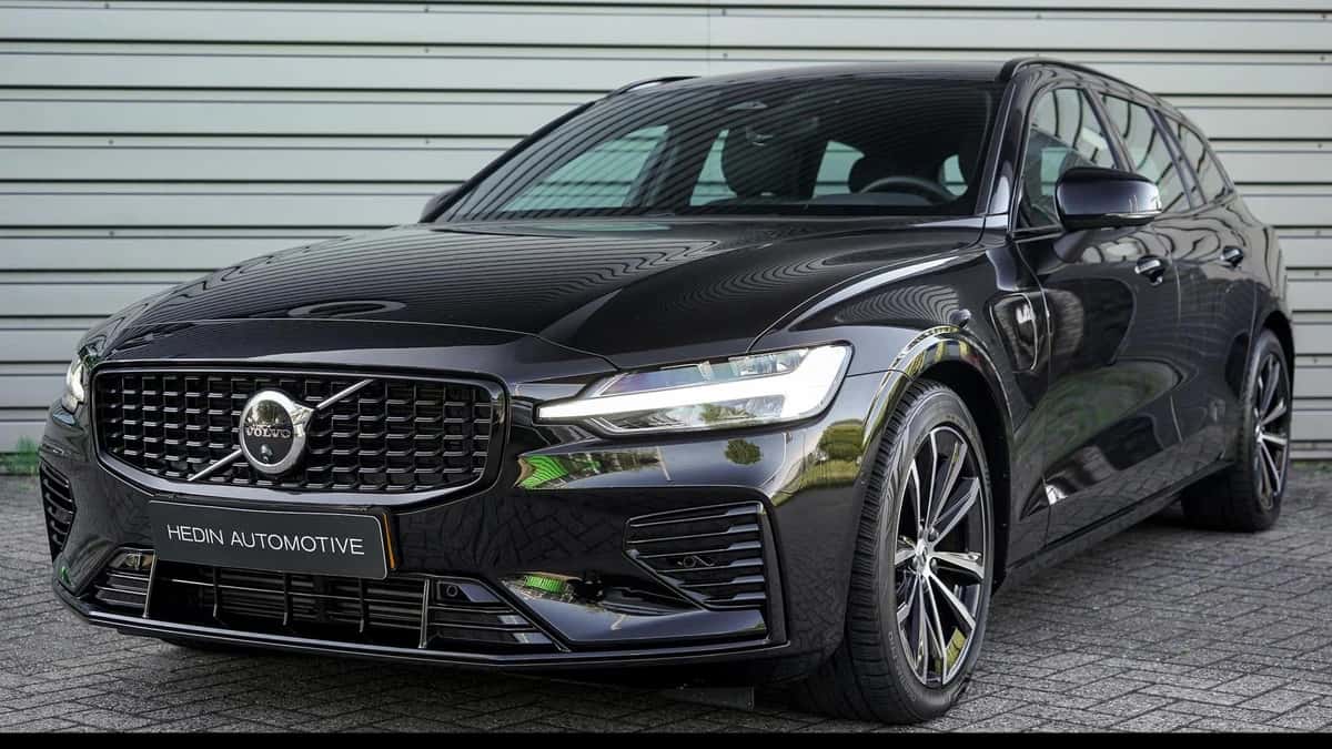Volvo V60 (2025) — foto 1