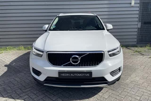 Volvo XC40 (2020) thumbnail 3