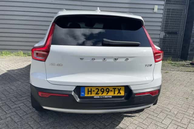 Volvo XC40 (2020) thumbnail 4