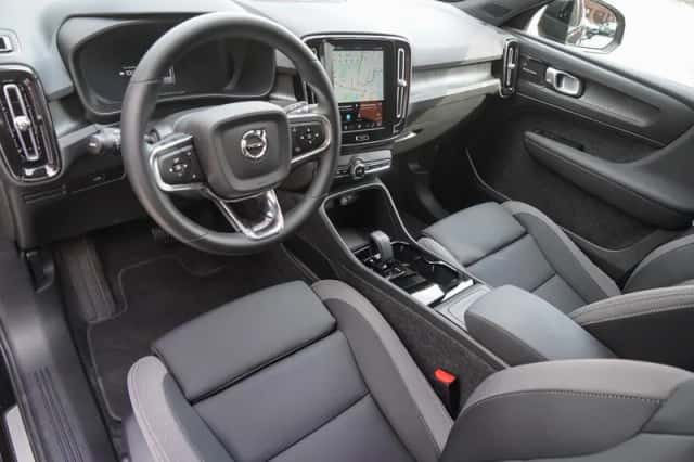 Volvo EX40 (2025) thumbnail 12