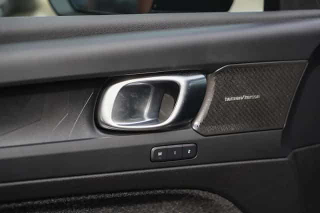 Volvo EX40 (2025) thumbnail 15