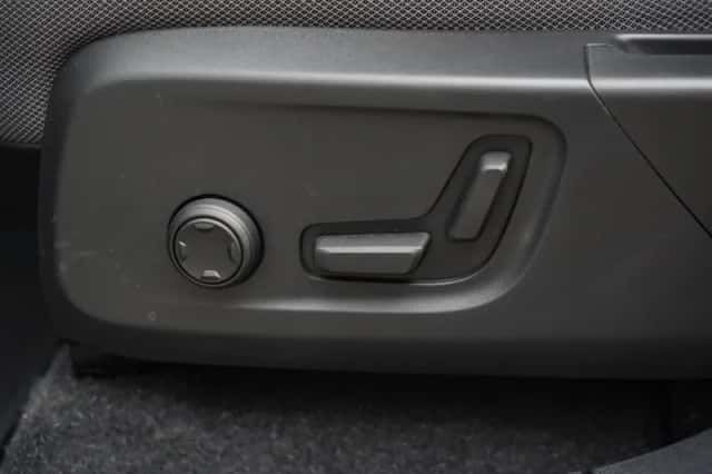 Volvo EX40 (2025) thumbnail 16