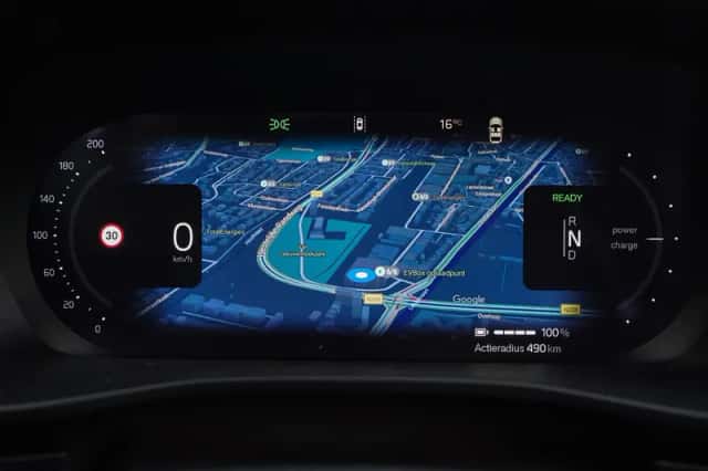 Volvo EX40 (2025) thumbnail 18