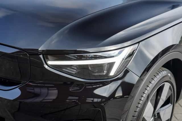 Volvo EX40 (2025) thumbnail 4
