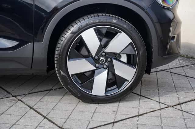 Volvo EX40 (2025) thumbnail 7