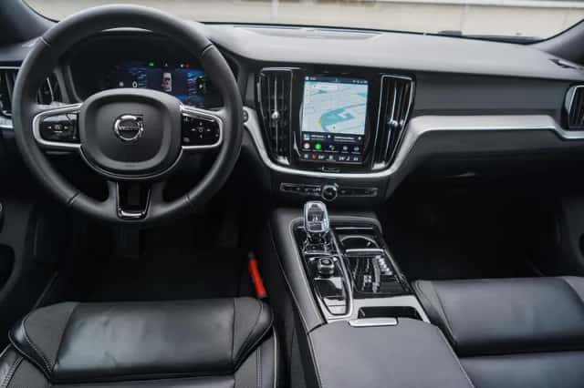 Volvo V60 (2025) thumbnail 3