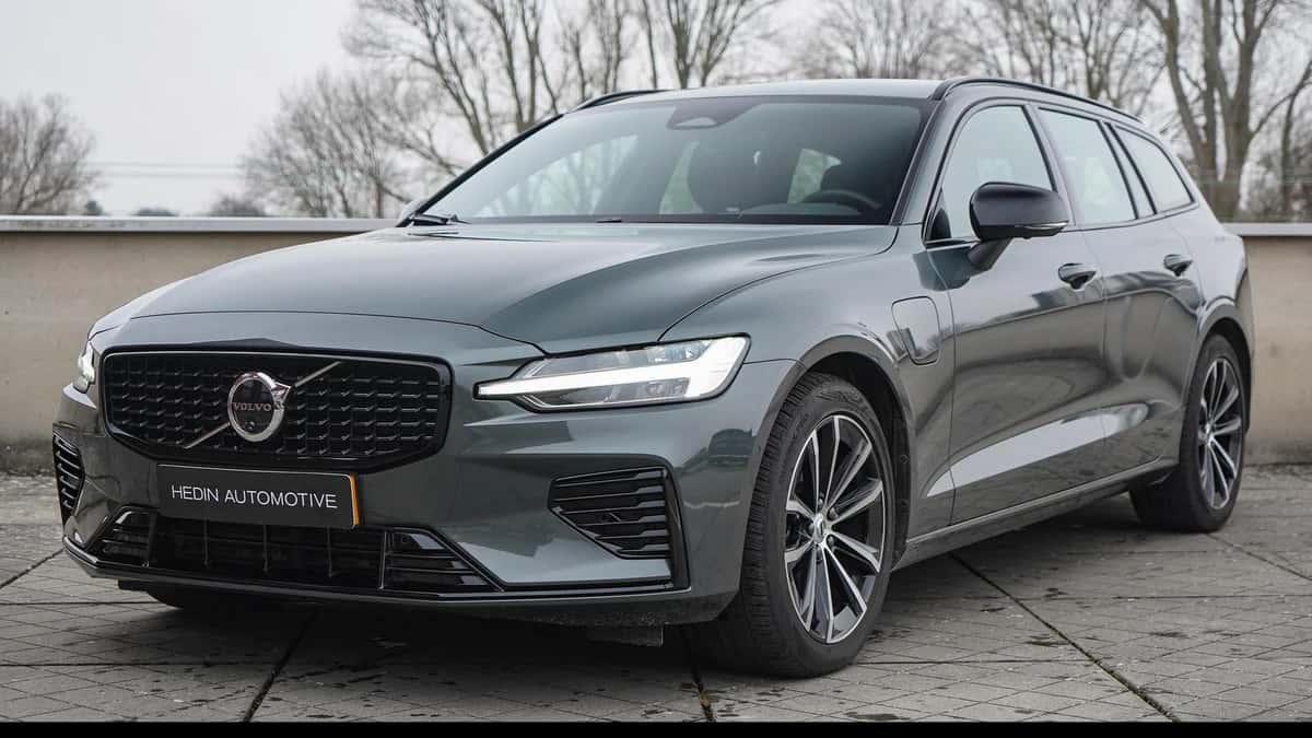 Volvo V60 (2025) — foto 1