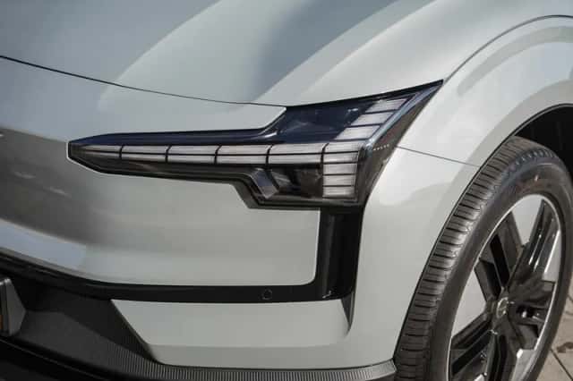 Volvo EX30 (2026) thumbnail 4