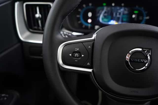 Volvo XC60 (2025) thumbnail 15