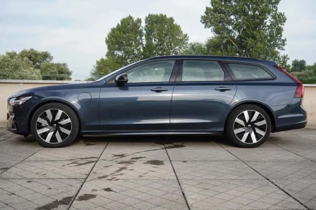 Volvo V90 (2025) thumbnail 3
