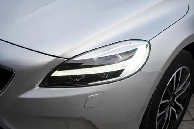 Volvo V40 (2017) thumbnail 4