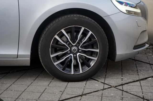 Volvo V40 (2017) thumbnail 7