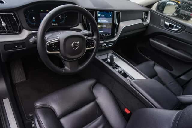 Volvo XC60 (2022) thumbnail 12