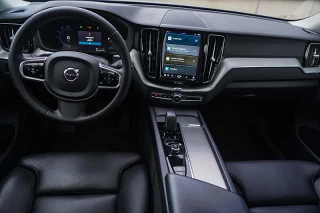 Volvo XC60 (2022) thumbnail 13
