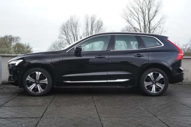 Volvo XC60 (2022) thumbnail 3
