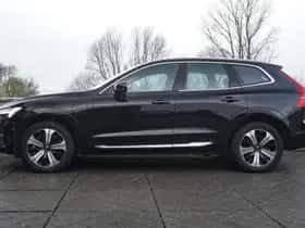 Volvo XC60 (2022) thumbnail 3