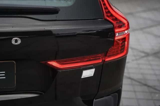 Volvo XC60 (2022) thumbnail 9