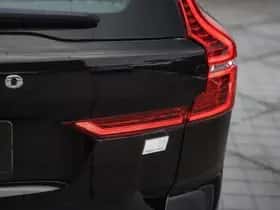 Volvo XC60 (2022) thumbnail 9