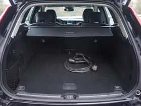 Volvo XC60 (2022) thumbnail 10