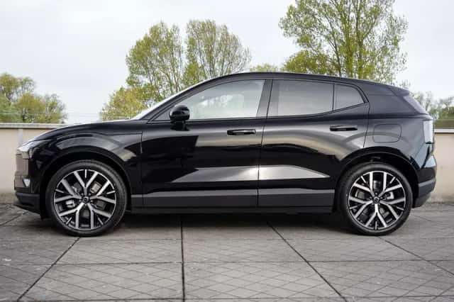 Volvo EX30 (2026) thumbnail 3