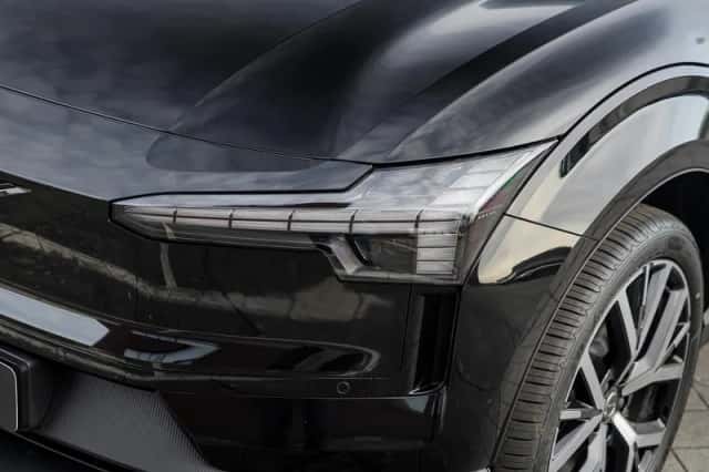 Volvo EX30 (2026) thumbnail 4