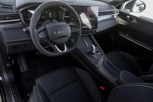 Lynk & Co 01 (2026) thumbnail 11