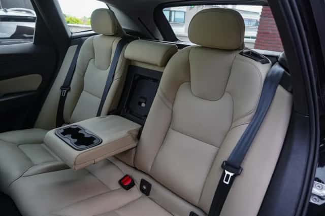 Volvo XC60 (2021) thumbnail 12