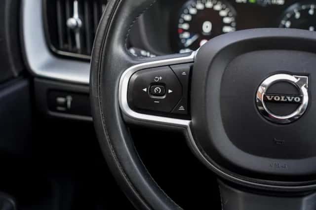 Volvo XC60 (2021) thumbnail 16