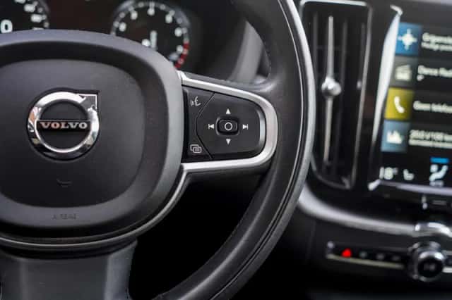 Volvo XC60 (2021) thumbnail 17
