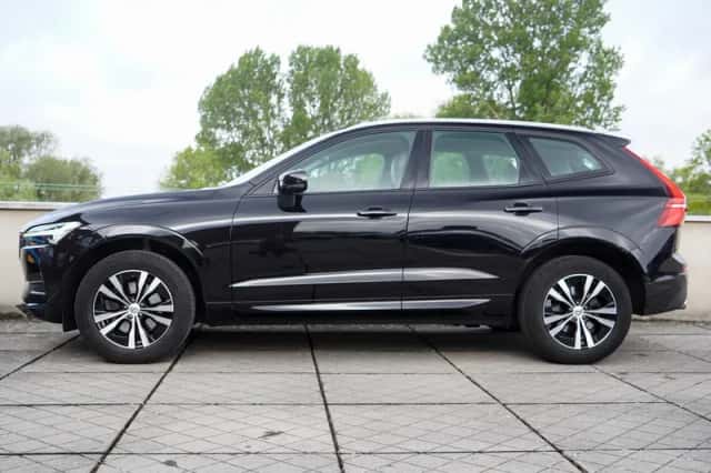 Volvo XC60 (2021) thumbnail 3