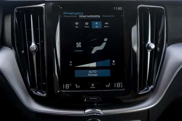Volvo XC60 (2021) thumbnail 21