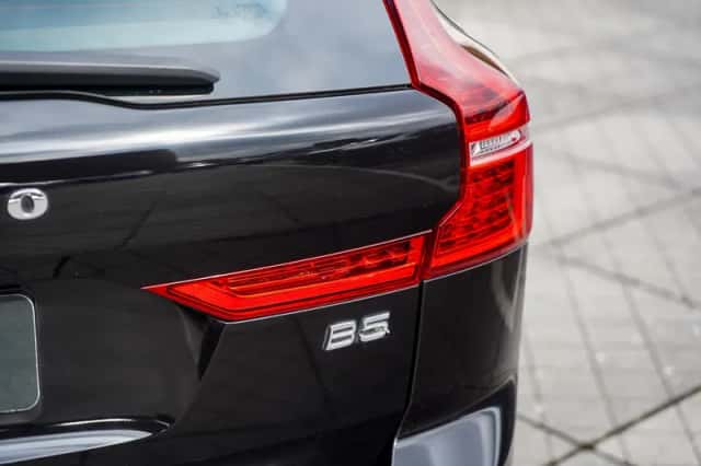 Volvo XC60 (2021) thumbnail 9