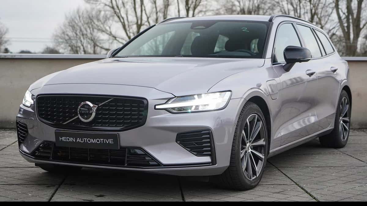 Volvo V60 (2025) — foto 1