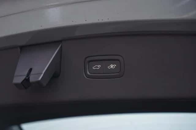 Volvo EX90 (2025) thumbnail 11