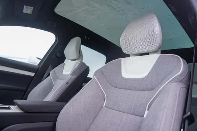 Volvo EX90 (2025) thumbnail 16
