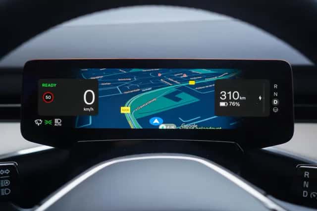 Volvo EX90 (2025) thumbnail 17